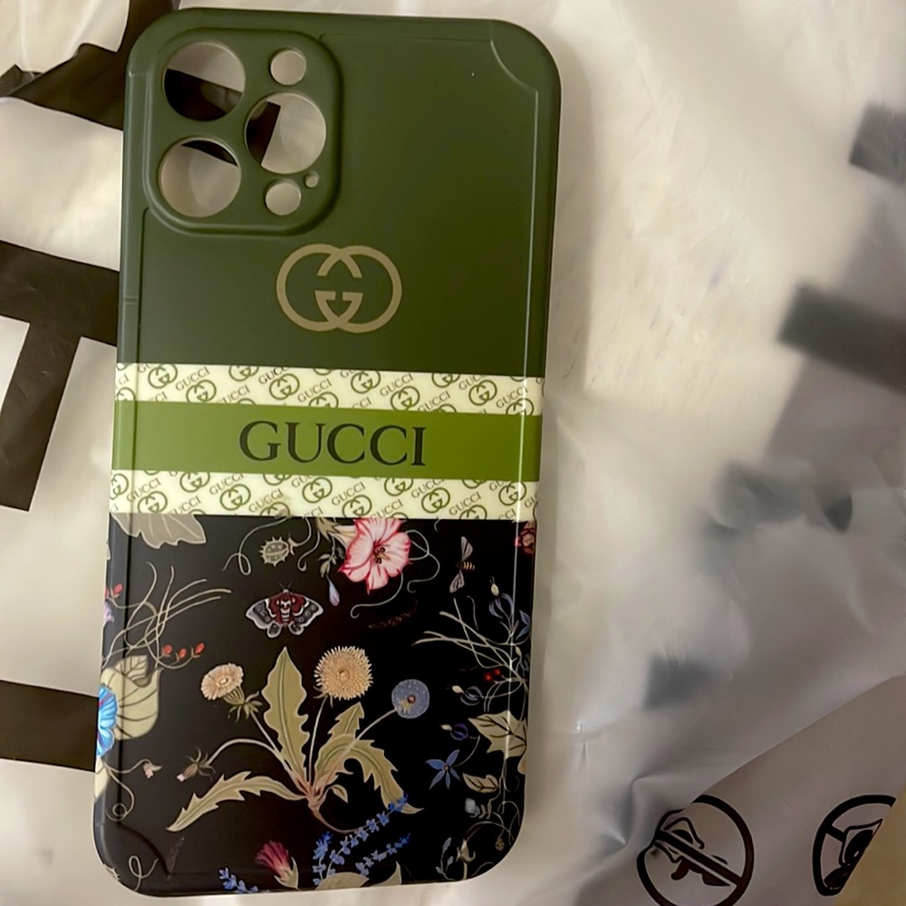 NEw!!! Gucci iPhone 12 pro max case (Floral)